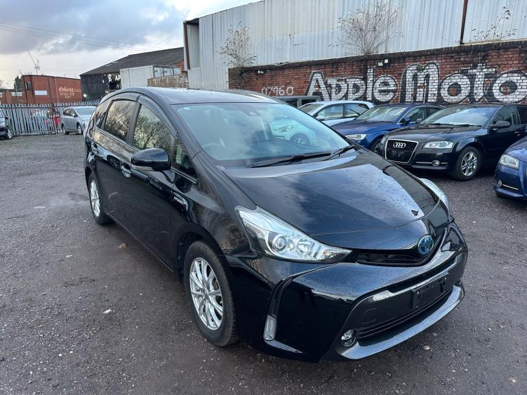 2020 Toyota Prius+ Right and drive  Hybrid