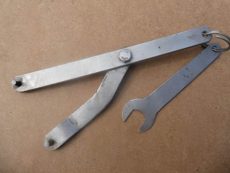 Universal Grinder Disc/Arbor Flange Nut Tool