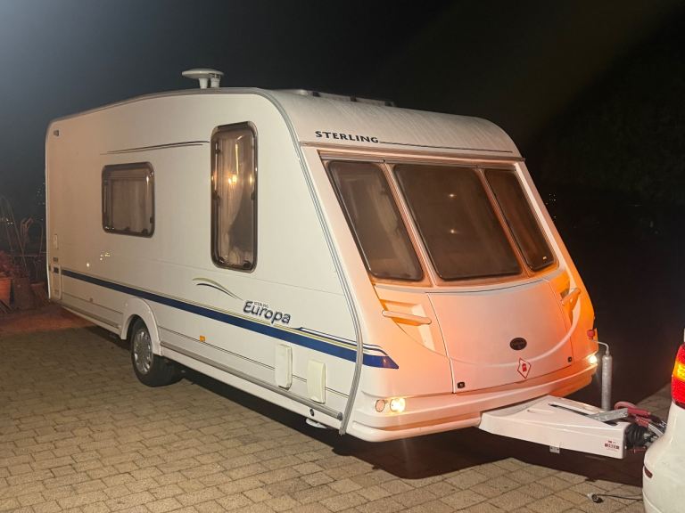 2004 Sterling europa 525 5berth
