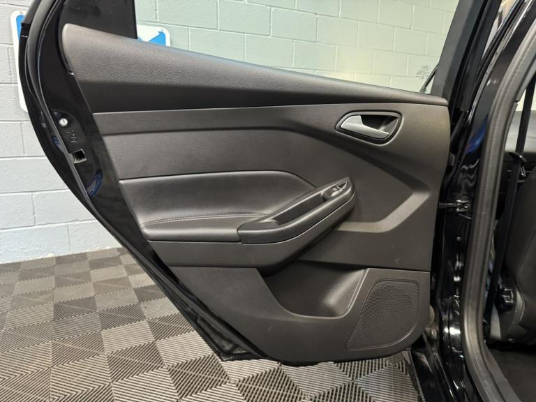 FORD FOCUS 2.0 T EcoBoost ST-2 Black Manual Petrol 2016