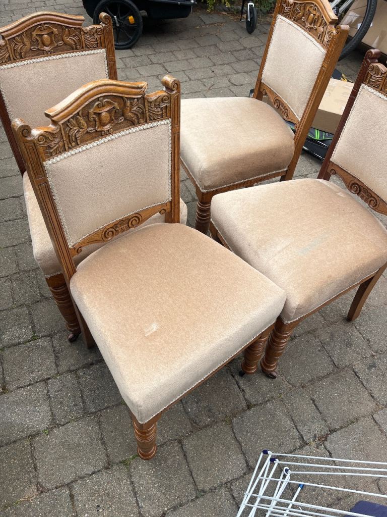 4 dining room chairs 
