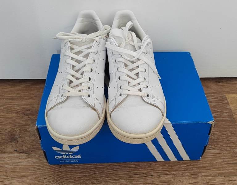 ADIDAS TRAINERS Size 5.5 LADIES