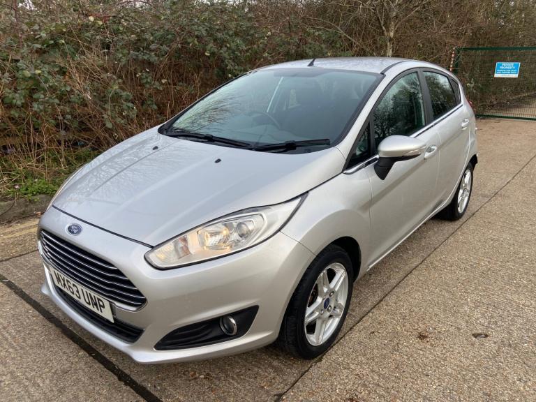 2013 Ford Fiesta 1.0 EcoBoost Zetec 5dr Silver 53k Miles Years MOT Warranty £20 Road Tax HATCHBAC...