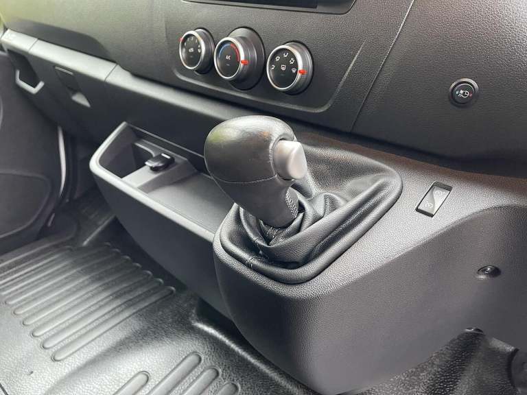 2021 Renault Master ZE 56KW FWD 3T1 L2 H2 ED MESS CREW CAB Unlisted Electric PANEL VAN Electric M...