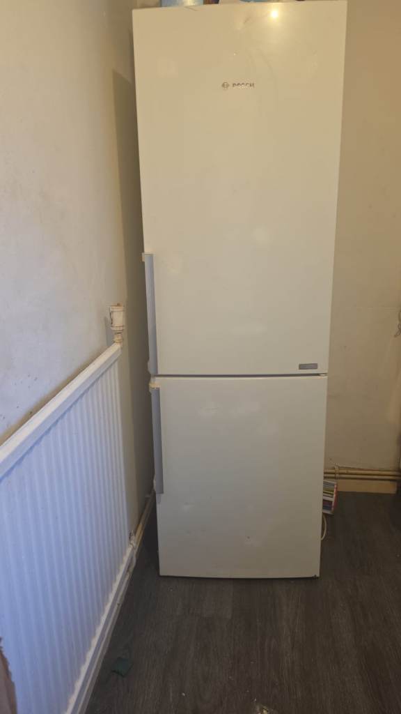 Free to collect fridge freezer FAULTY 