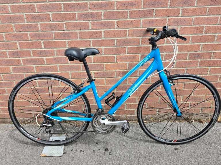 Ladies hybrid bike GIANT LIV3 ESCAPE W Wheels 700C Frame 14" VGC!