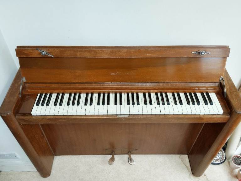 Vintage Wooden Piano – Needs a tuning only
