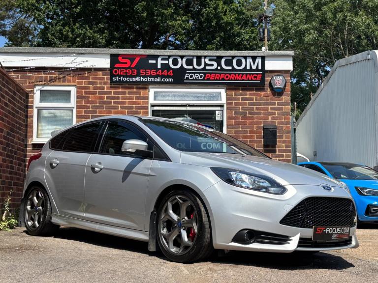 2014 Ford Focus 2.0T EcoBoost ST-2  JUST 21 000 MILES  MOUNTUNE 300  2 OWNERS
