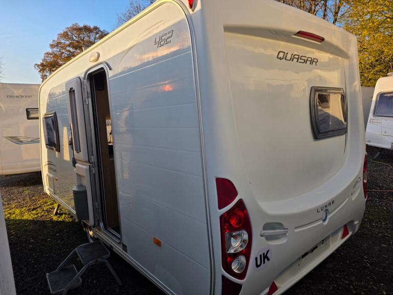Lunar Quasar 462 2010 Lightweight 2 Berth Touring Caravan
