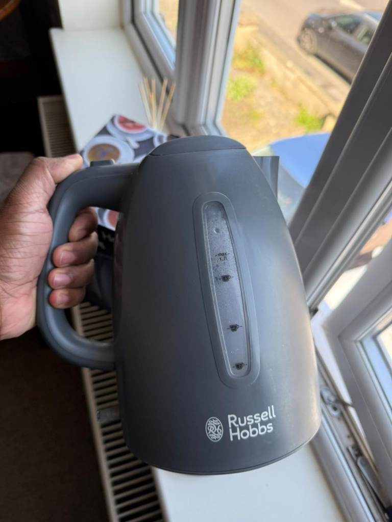 Russell Hobbs Kettle - £10 - Moving Abroad - Must Go - Bath - Collection from BA2