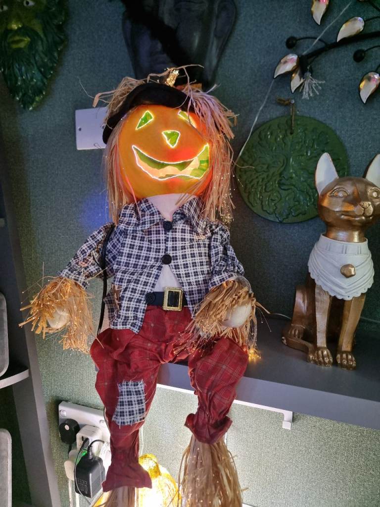Light-Up Halloween Scarecrow Decoration – Good Condition