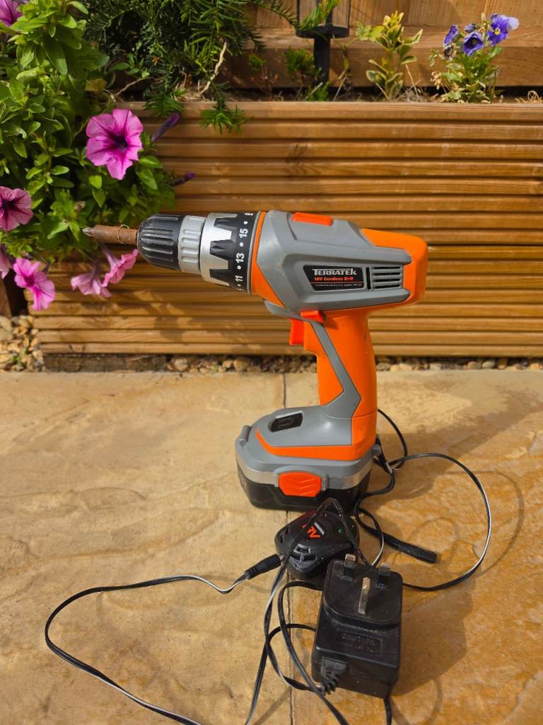 Cordless drill-screwdriver Terratek 18V with battery and charger