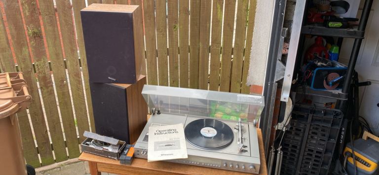 Vintage Panasonic SG-4000 Stereo System Turntable & Speakers