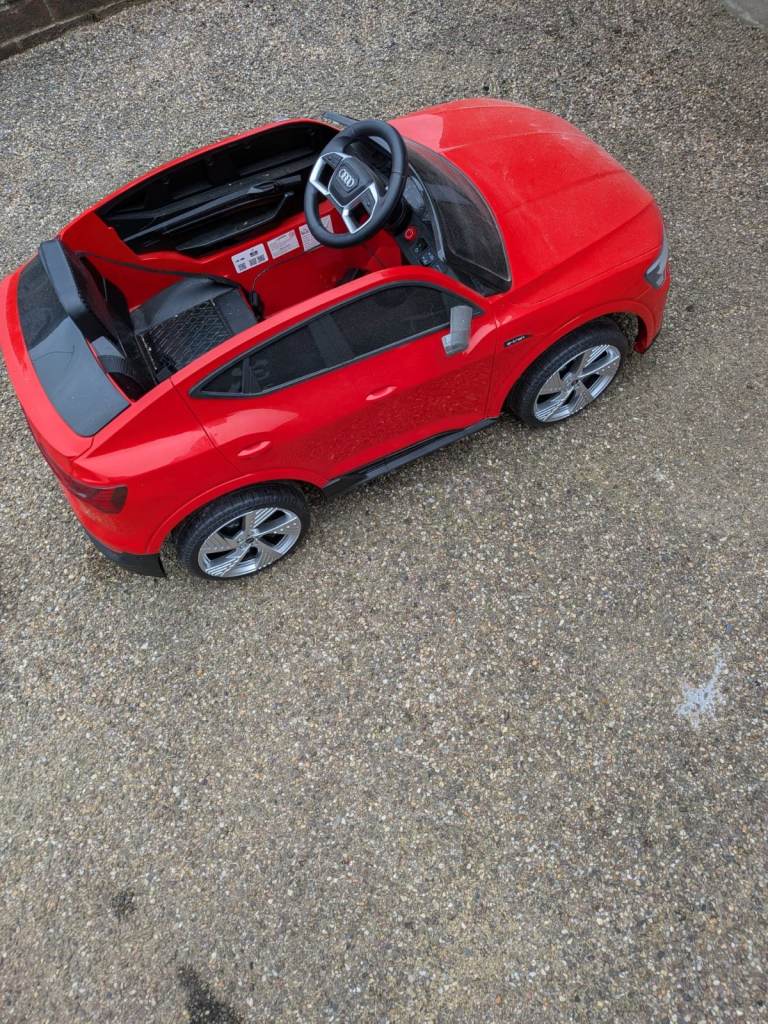 Childs battery car