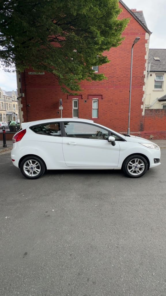 Ford, FIESTA, Hatchback, 2014, Manual, 1241 (cc), 3 doors
