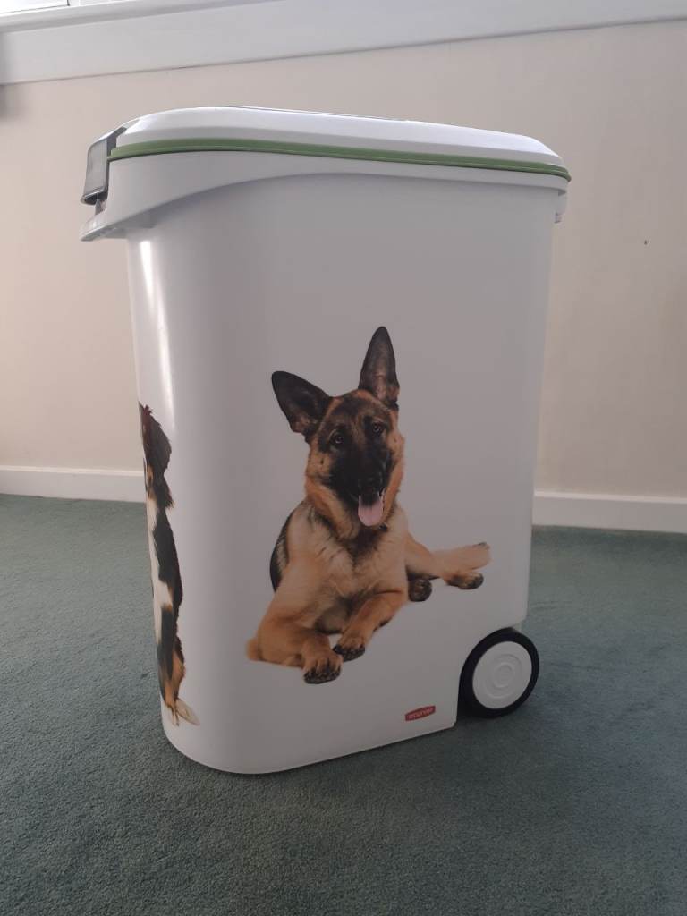 Curver Petlife Dry Dog Food Container 20kg Capacity
