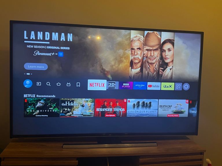 Smart tv JVC tough 55 inch TV plus free wall mount 