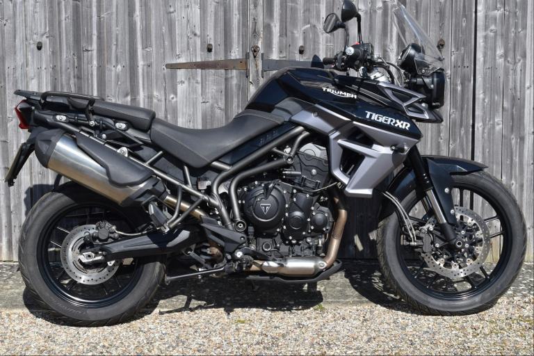 Triumph Tiger 800 XR  (2 owners, 9800 miles, 9 service stamps) 2016 16 Reg VIDEO