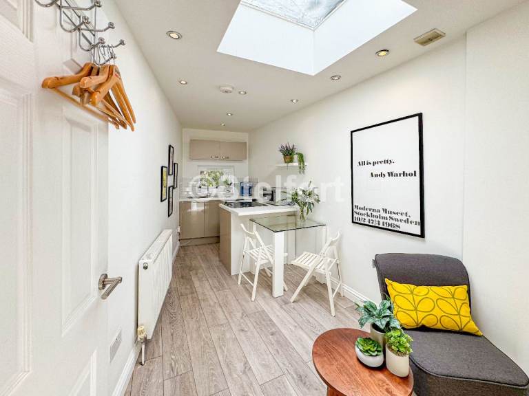 1 bedroom flat in Jackson Road, London, N7