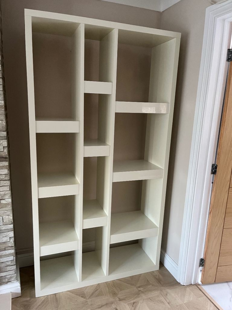 white gloss shelving unit 