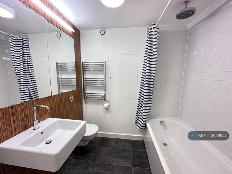 2 bedroom flat in Emmeline, Manchester, M40 (2 bed) (#2654952)
