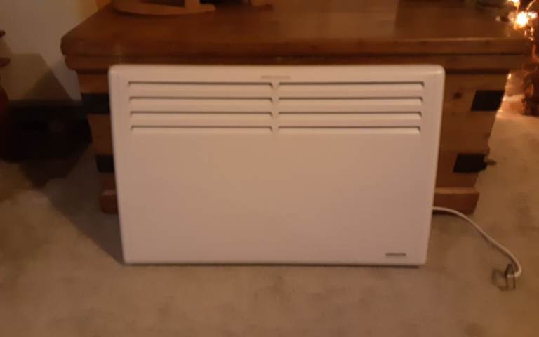 Airmaster heating and ventilation 1500w panel heater...brand new