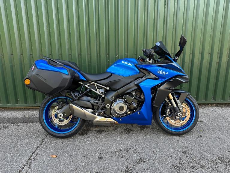 Suzuki GSX-S 1000 GT+ Blue 2024 Panniers 2500 Miles One Owner Suzuki Warranty
