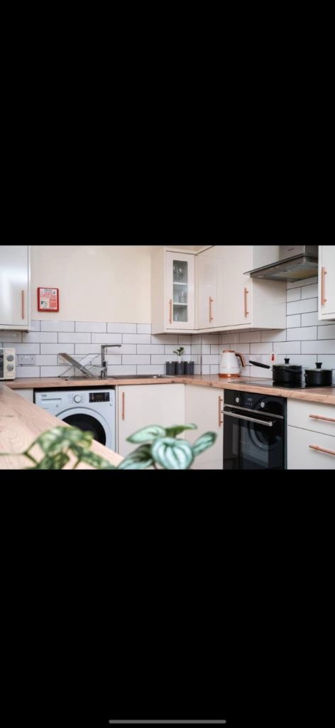 Stunning 3 Bedroom City Centre Apartment 