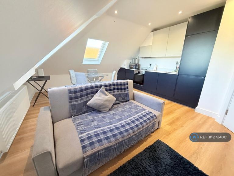 2 bedroom flat in Hendon, London, NW4 (2 bed) (#2724061)