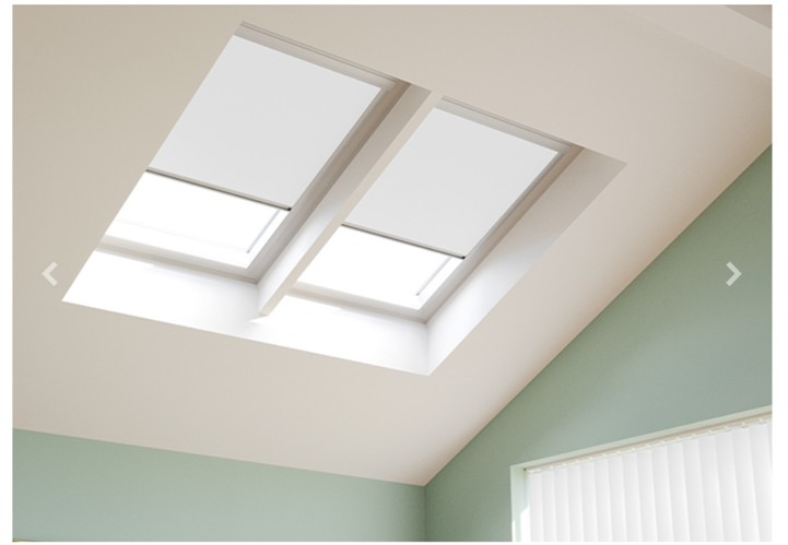BRAND NEW Skylight Blackout Blind 98cm Wide Complete Kit With Instructions