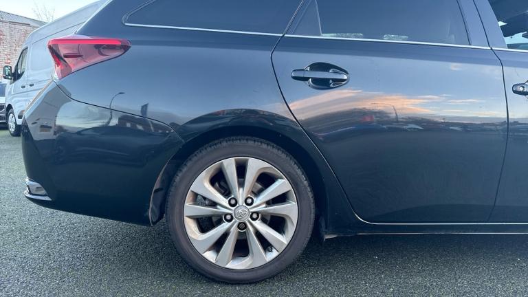 2018 Toyota Auris 1.8 Hybrid Excel TSS 5dr CVT [Leather] Hybrid Estate Estate Hybrid Automatic