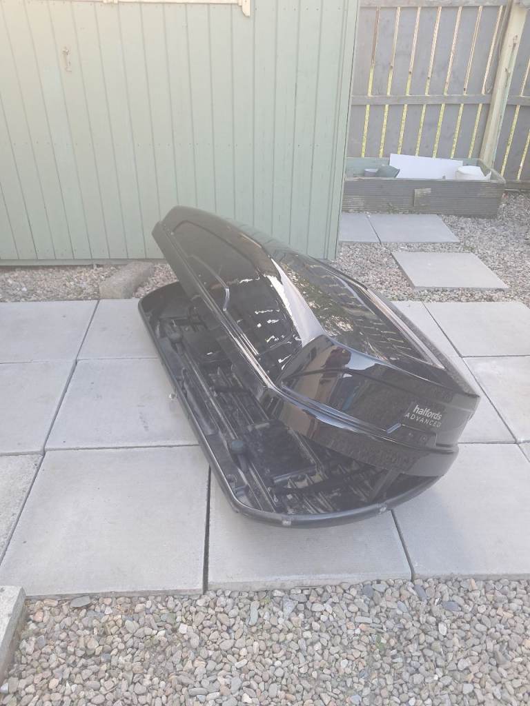 Dual opening roof box with bars