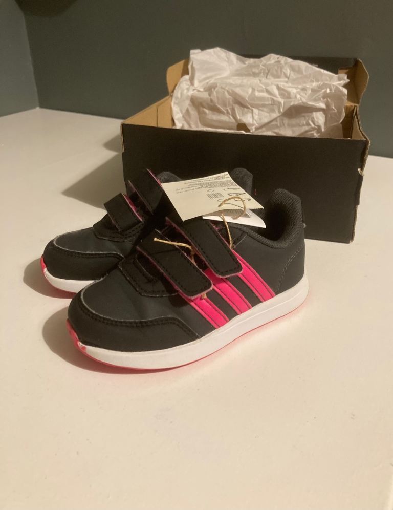 Adidas trainers kids 7.5k *new*