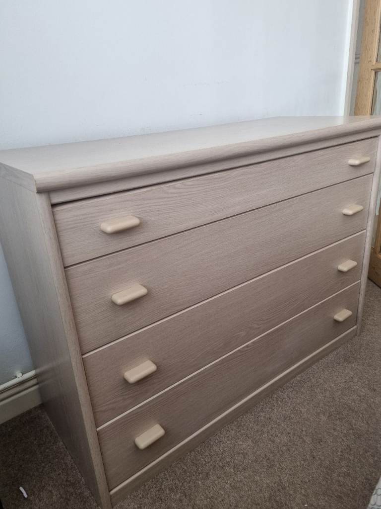 Nolte American white oak effect chest of drawers
