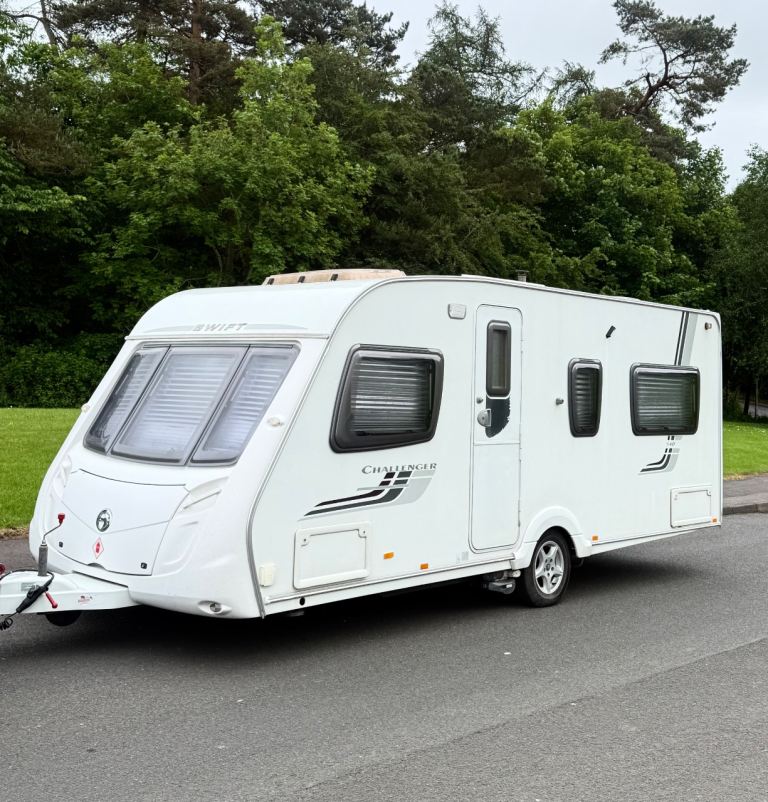 2010 4 berth Swift challenger FIXED BED