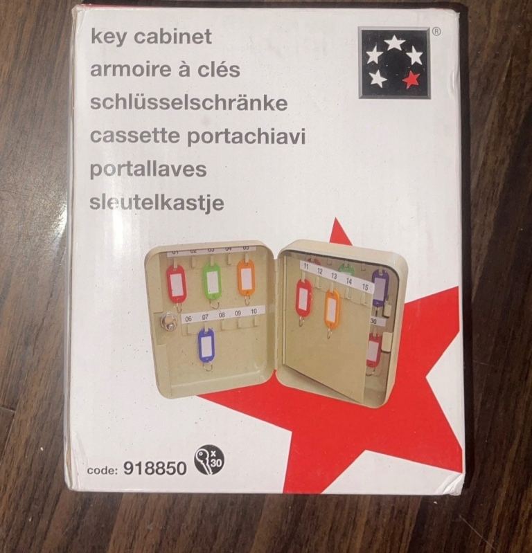 Key Cabinet / Key Safe Box 30 Key Capacity Wall Mountable New (Boxed)