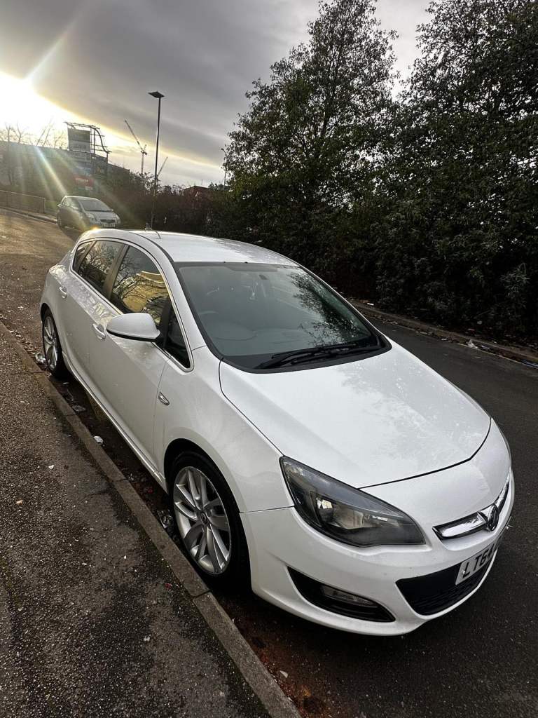 Vauxhall, ASTRA, Hatchback, 2015, Manual, 1598 (cc), 5 doors