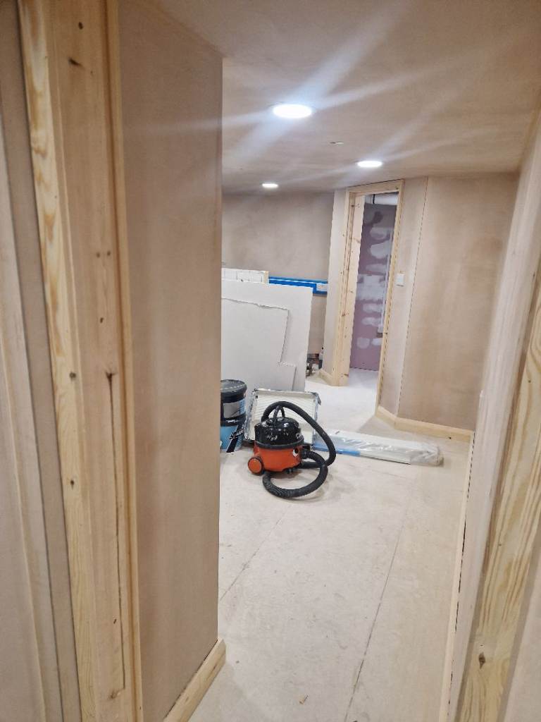 Painter and Decorator/plastering, Tiling