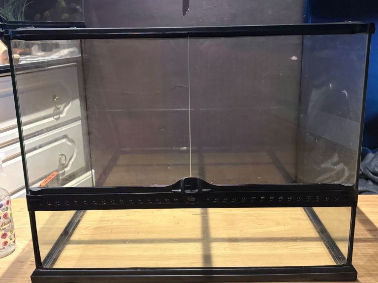 Exo terra Vivarium pretty much brand new only used temporary bought brand new