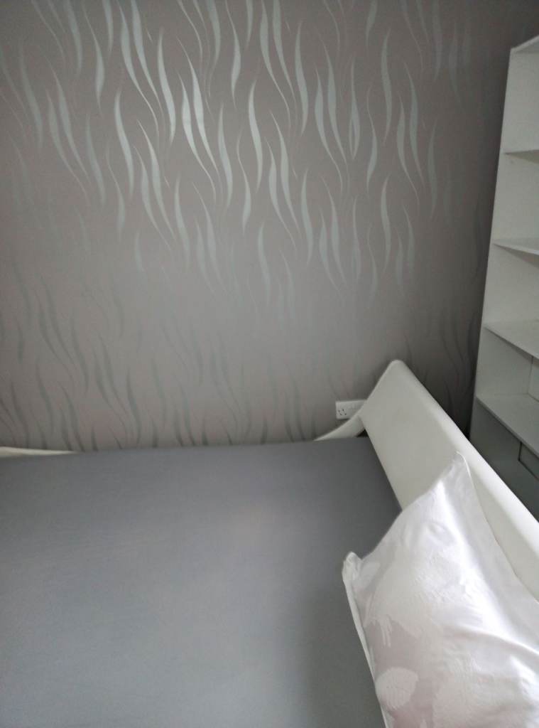 Room for rent. Owner desperate