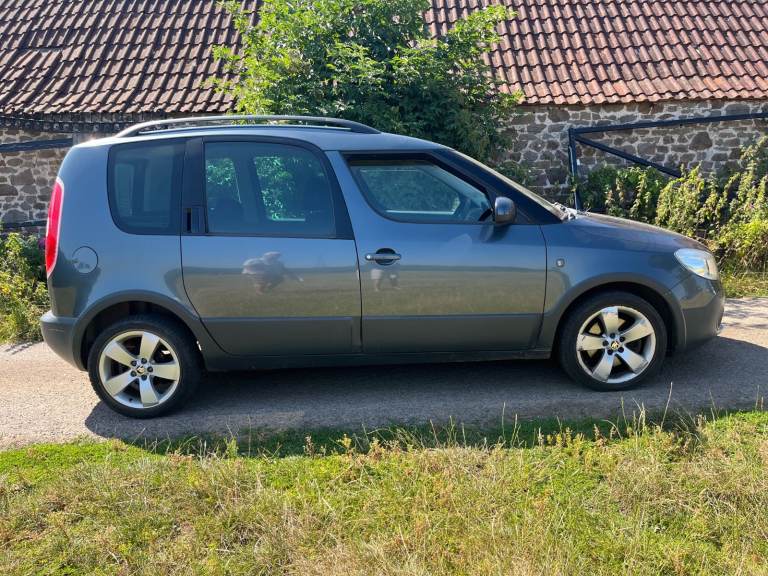 Skoda, ROOMSTER, MPV, 2015, Manual, 1598 (cc), 5 doors
