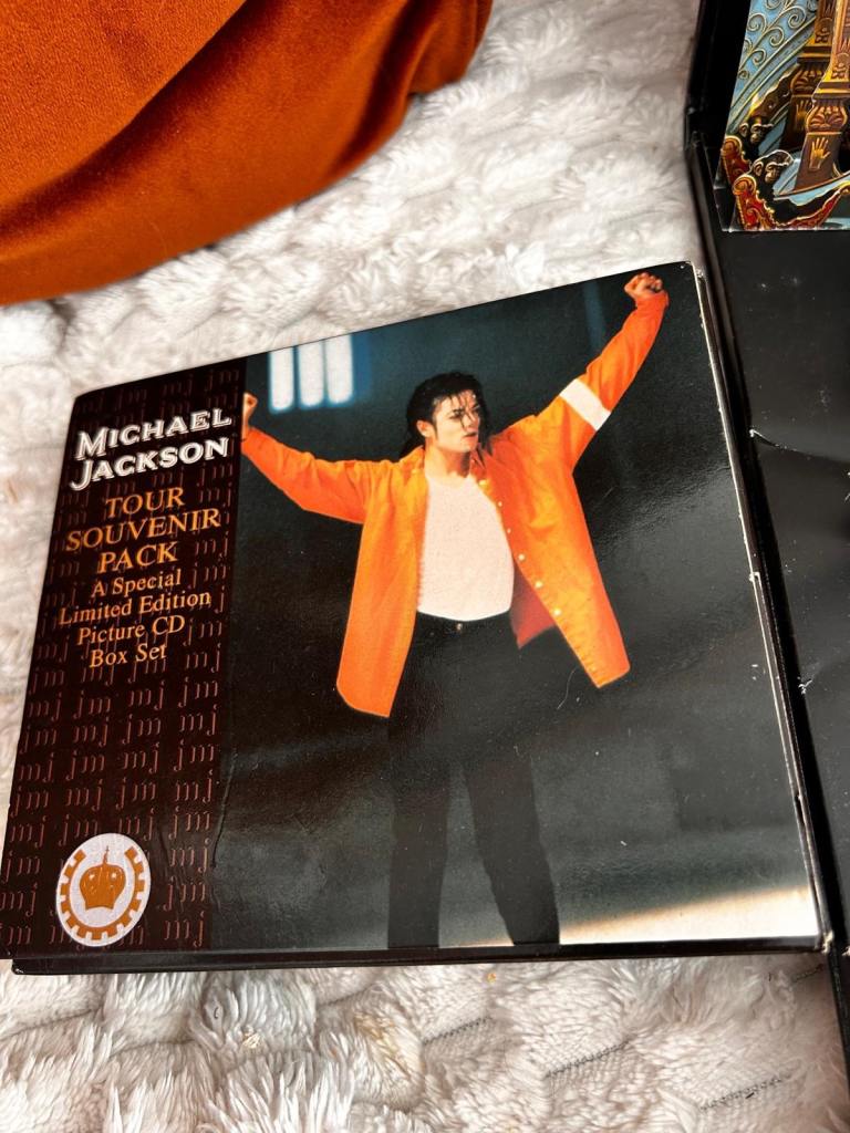 Michael Jackson Dangerous Tour Souvenir Pack CD Box Set