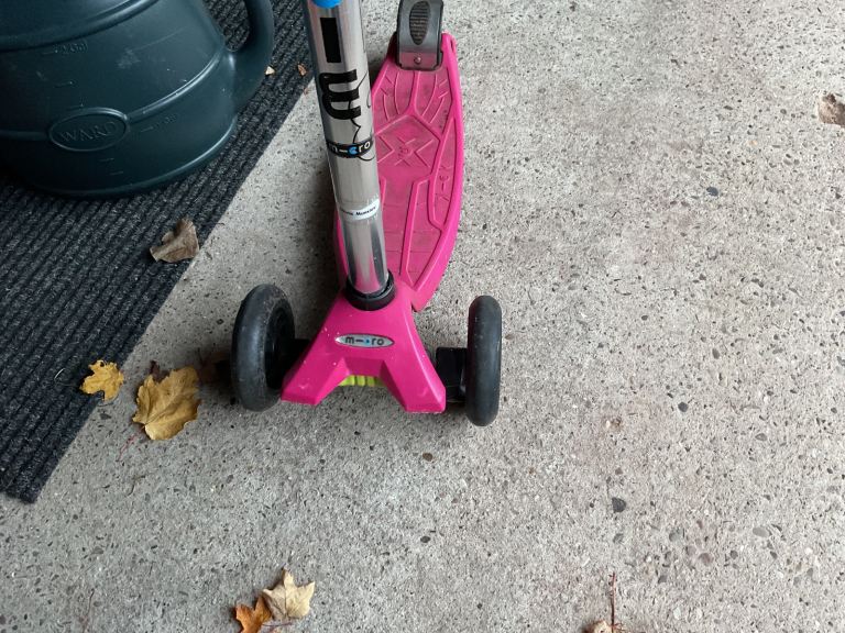 image for Child’s m-cro scooter suit 4-8years old adjustable height can deliver 