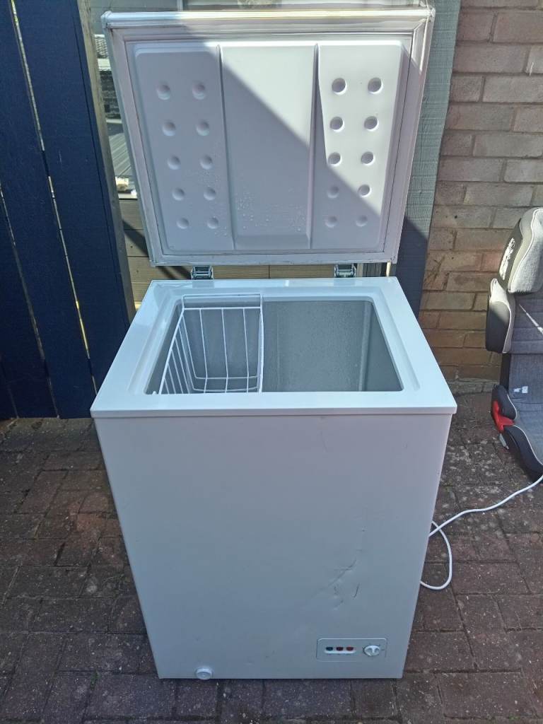 Chest Freezer, white B&Q essentials