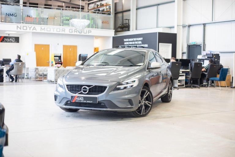 2019 Volvo V40 D2 [122] R DESIGN Edition 5dr Geartronic HATCHBACK DIESEL Automatic