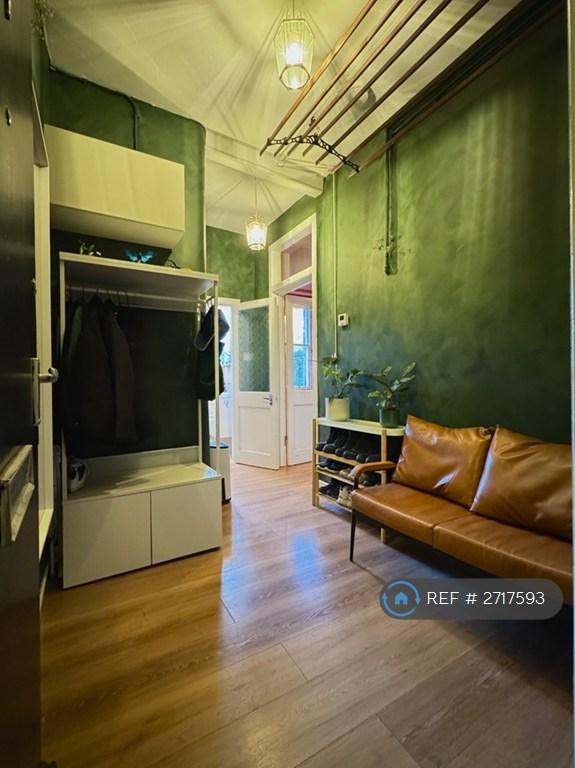 1 bedroom flat in Milton Street, Edinburgh, EH8 (1 bed) (#2717593)