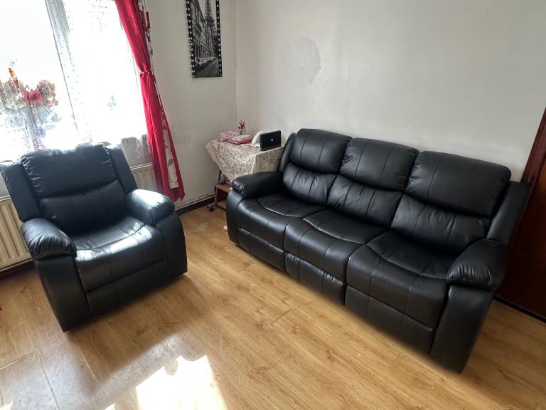NEW - Black leather recliner sofa suite set 