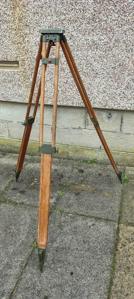 WW2 US ARMY TRIPOD FOR CAMERA 