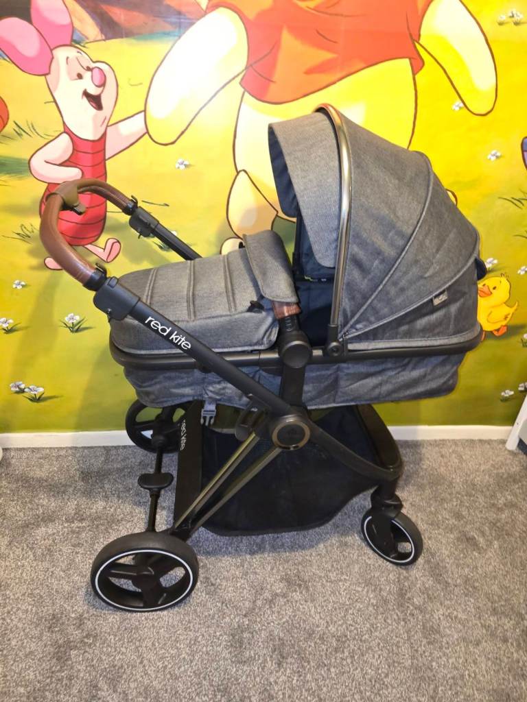 Pram - Red Kite Push Me Pace  2 in 1 Travel System including Isofix