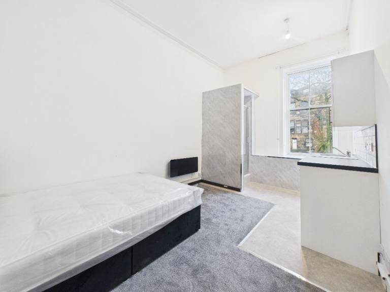 New Fully Renovated Rooms For Rent in Glasgow's West End